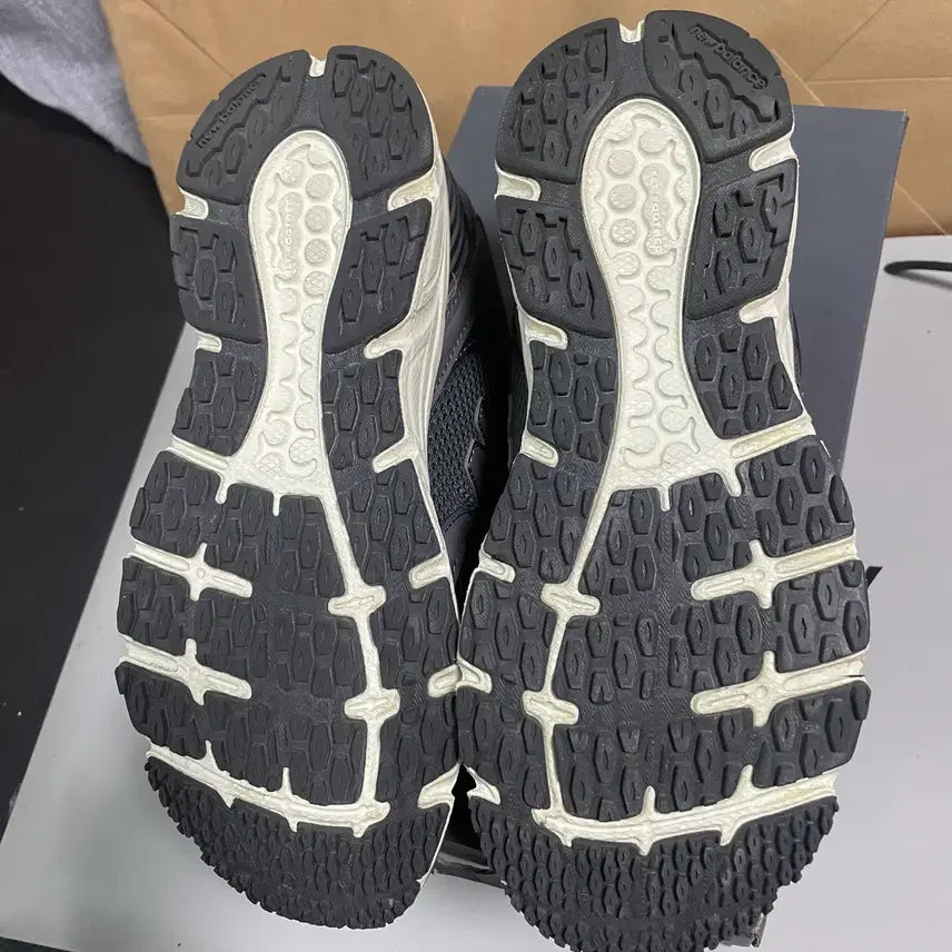 [SOLD OUT] 뉴발란스 운동화 230cm