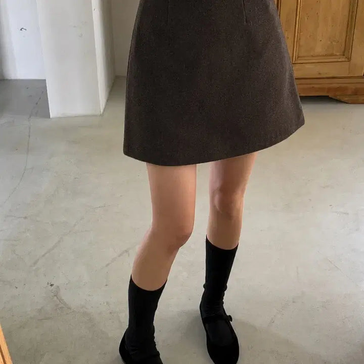 [BUNJANG] Benito Marened Essential Mini Skirt Mocha Brown (Size M) / 베니토 마렌드 에센셜 도톰 미니 스커트 모카브라운 M 판매합니다.