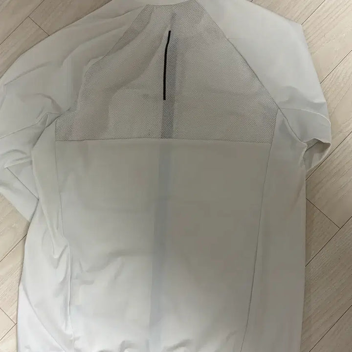 [BUNJANG] Descente White Running Windbreaker Men&