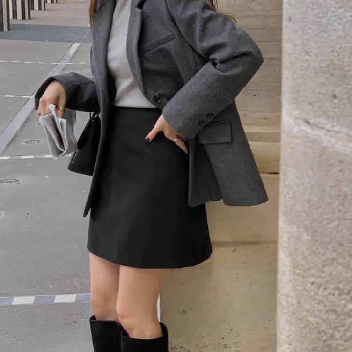 [BUNJANG] Benito Marende Essential Thick Mini Skirt Black M / (새상품) 베니토 마렌드 에센셜 도톰 미니 스커트 블랙 M 판매합니다.
