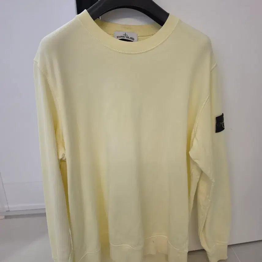 [BUNJANG] Stone Island Sweatshirt 2XL Pastel Yellow / 스톤아일랜드 맨투맨 2xl사이즈