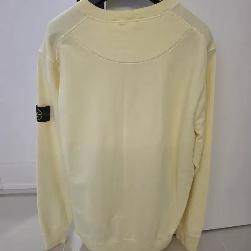 [BUNJANG] Stone Island Sweatshirt 2XL Pastel Yellow / 스톤아일랜드 맨투맨 2xl사이즈