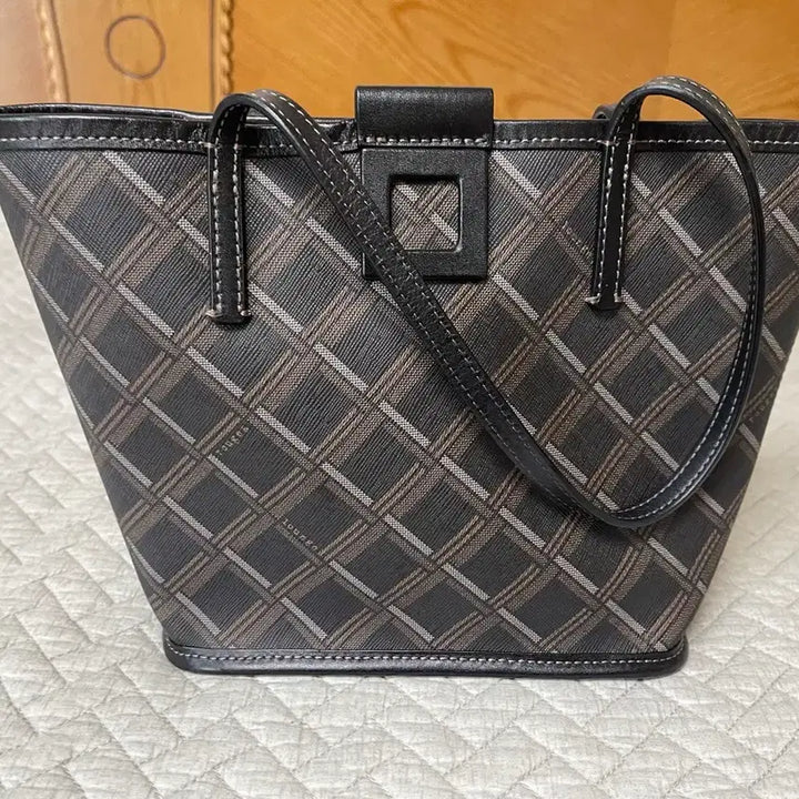 [BUNJANG] Rouge &amp; Lounge Tote Bag / 루즈앤라운지 토트백