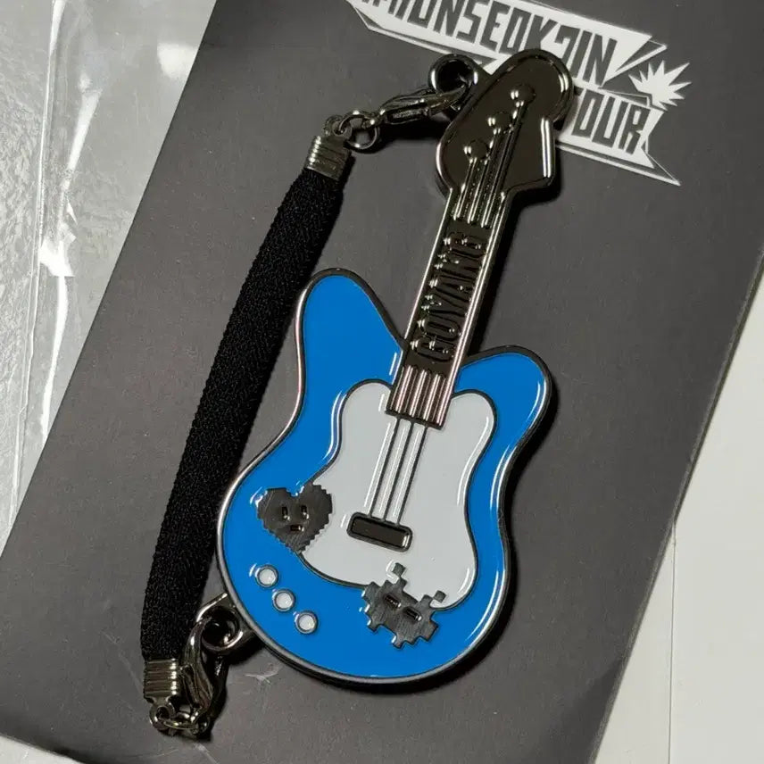 [BUNJANG] Run Seokjin Guitar Charm / 런석진 고양콘 기타참