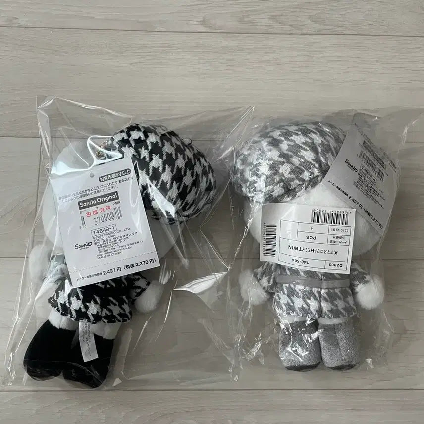 [BUNJANG] Sanrio Hello Kitty 51st Anniversary Monokuro Houndstooth Mascot Doll Keyring / 헬로키티 51주년 모노쿠로 하운드투스 마스코트 인형 키링 - 키티, 미미