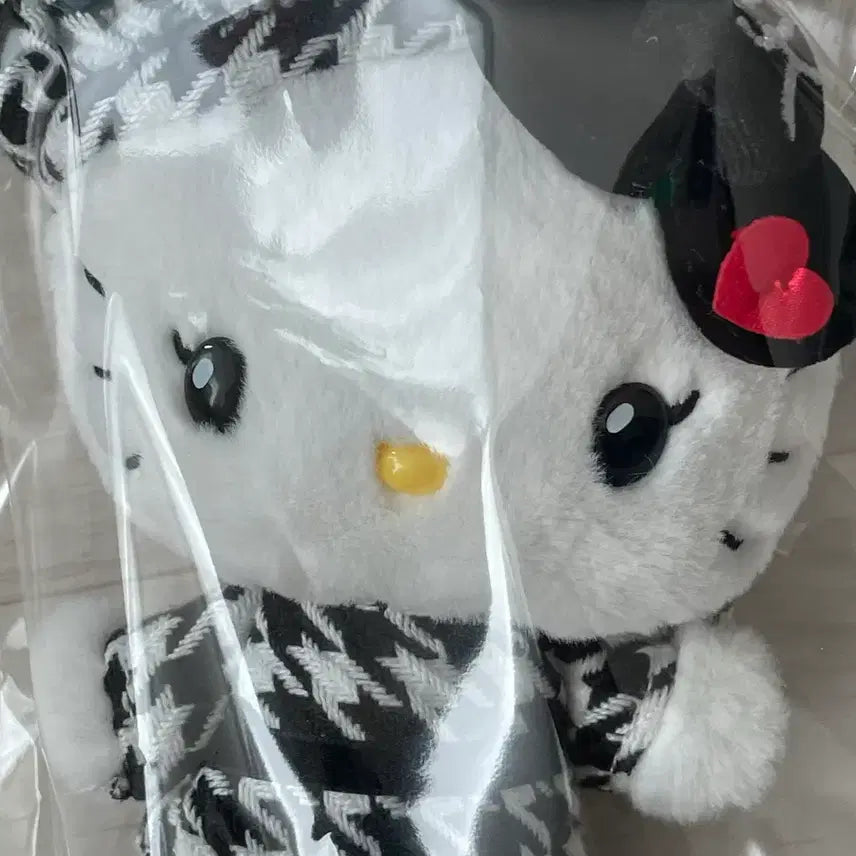 [BUNJANG] Sanrio Hello Kitty 51st Anniversary Monokuro Houndstooth Mascot Doll Keyring / 헬로키티 51주년 모노쿠로 하운드투스 마스코트 인형 키링 - 키티, 미미