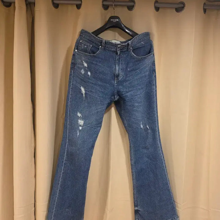[BUNJANG] CHOWOO Distressed Bootcut Flare Jeans Blue / 플레어진 부츠컷 청바지