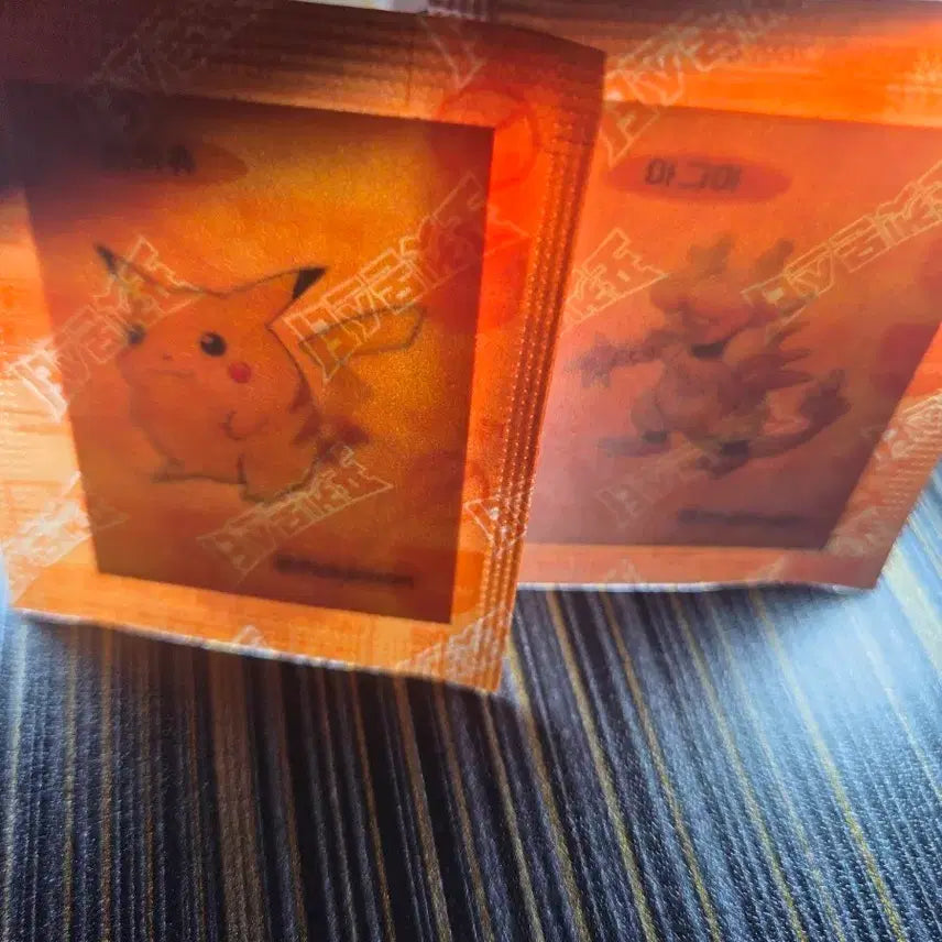 [BUNJANG] Pokemon Bread 30th Anniversary Seal Bundle (Pikachu/Magmar) / 포켓몬빵 30주년 띠부띠부씰 (피카츄/마그마)일괄