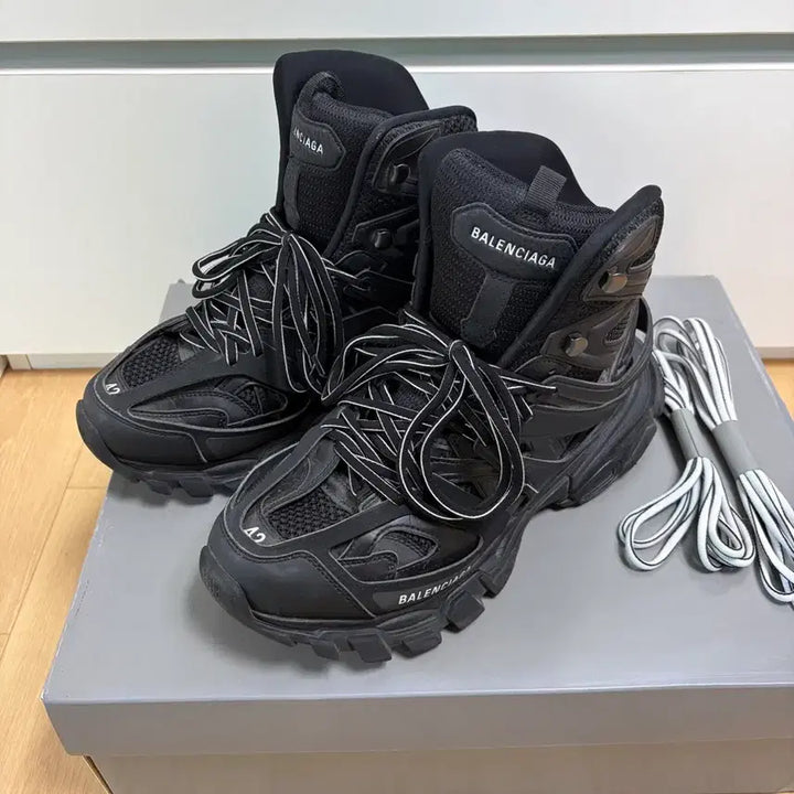 [BUNJANG] Balenciaga Track Hike Black (Size 42) / 발렌시아가 트랙 하이크 42 블랙