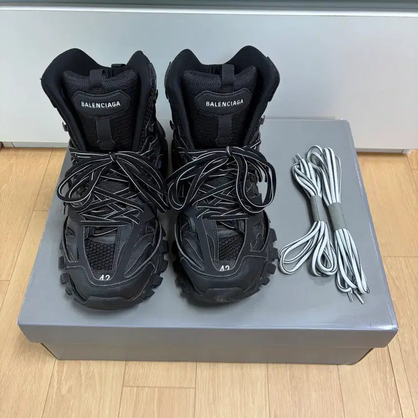 [BUNJANG] Balenciaga Track Hike Black (Size 42) / 발렌시아가 트랙 하이크 42 블랙
