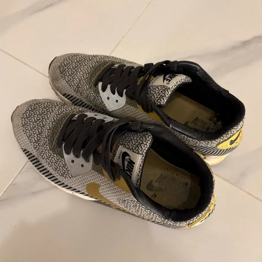 [BUNJANG] Nike Air Max 90 Premium QS Jacquard Gold Black / 나이키 에어 맥스 90 프리미엄 QS 골드 블랙 JCRD 자카드 265