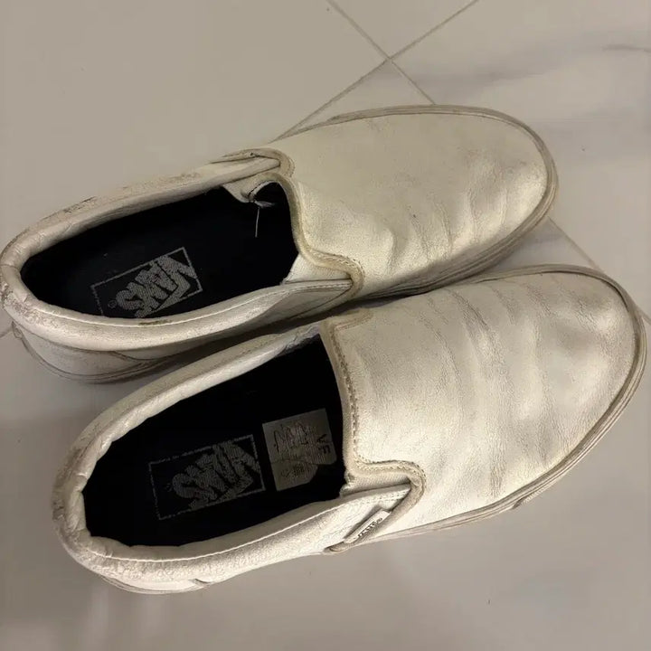 [BUNJANG] Vans White Slip-On Sneakers Size 260 / 반스 흰색 슬립온 운동화 스니커즈 260