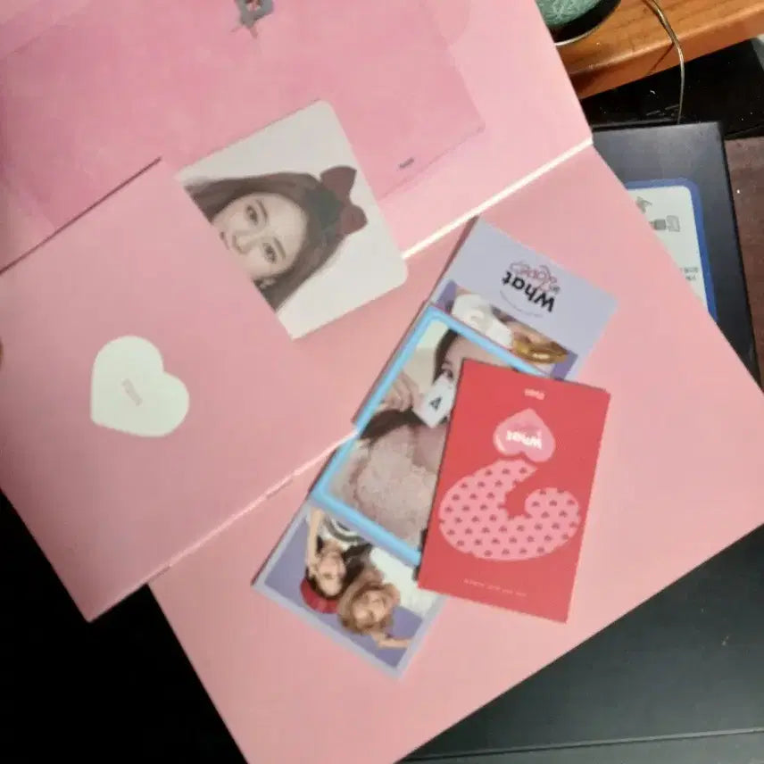 [BUNJANG] Twice What is Love? Album Poster / 트와이스 What is Love? 앨범 포스터 소장음반방출 미사용