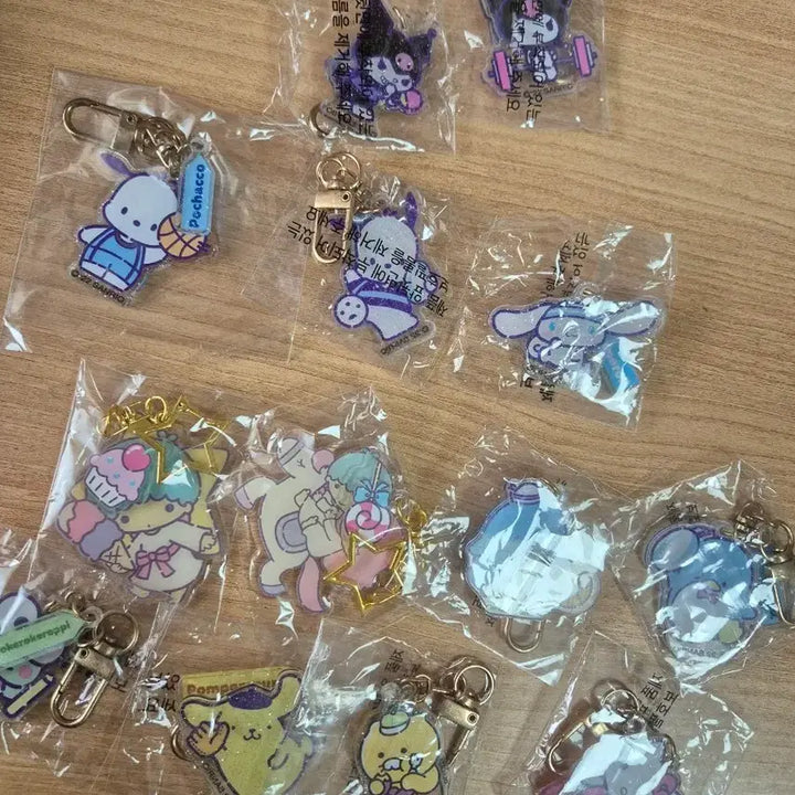 [BUNJANG] Sanrio Characters Acrylic Keychain Set / 산리오 캐릭터즈 아크릴 키링 모음