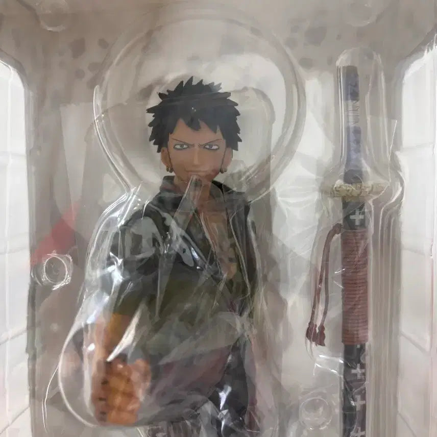 [BUNJANG] Banpresto One Piece Trafalgar Law Figure (Sealed) / (미개봉) 반프레스토 원피스 트라팔가 로우 피규어