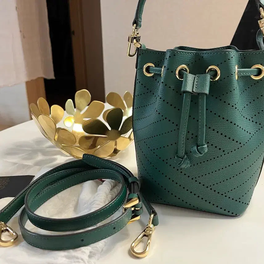 [BUNJANG] Daks Green Punching Leather Bucket Bag / 닥스 그린 펀칭  가죽버킷백