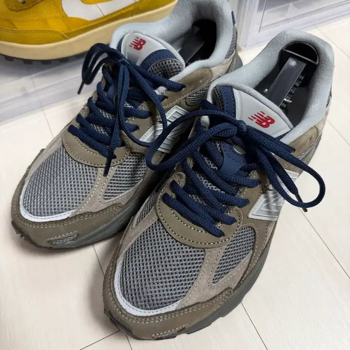 [BUNJANG] New Balance Khakis 2010 Used Sneakers Size 265 / [265] 뉴발란스 카키스 2010 중고