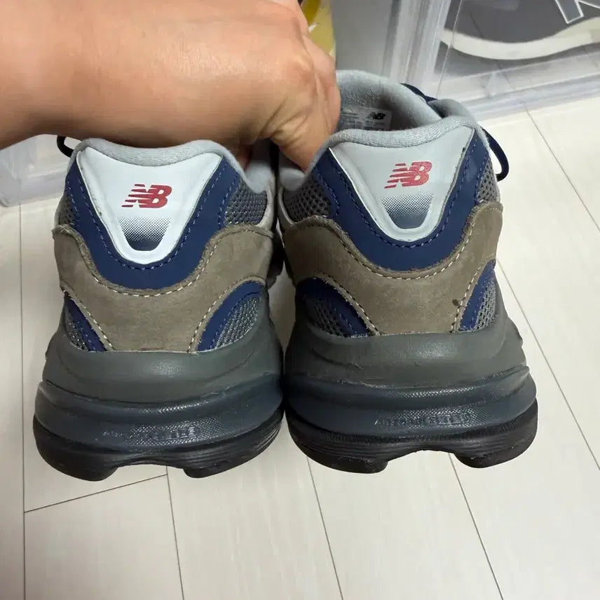 [BUNJANG] New Balance Khakis 2010 Used Sneakers Size 265 / [265] 뉴발란스 카키스 2010 중고