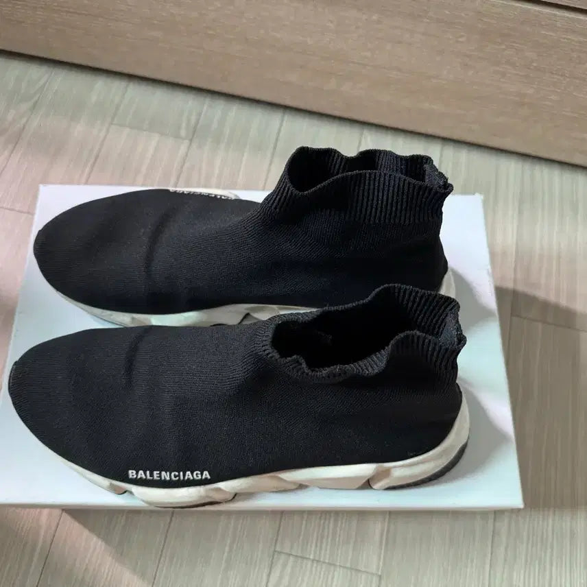 [BUNJANG] Balenciaga Speedrunner Sneakers Size 43 / [급처]발렌시아가 스피드러너 43