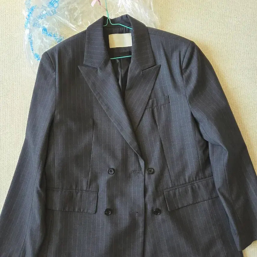 [BUNJANG] QueensRabbit Stripe Overfit Double-Breasted Suit Jacket / 퀸스래빗 스트라이프 정장 자켓