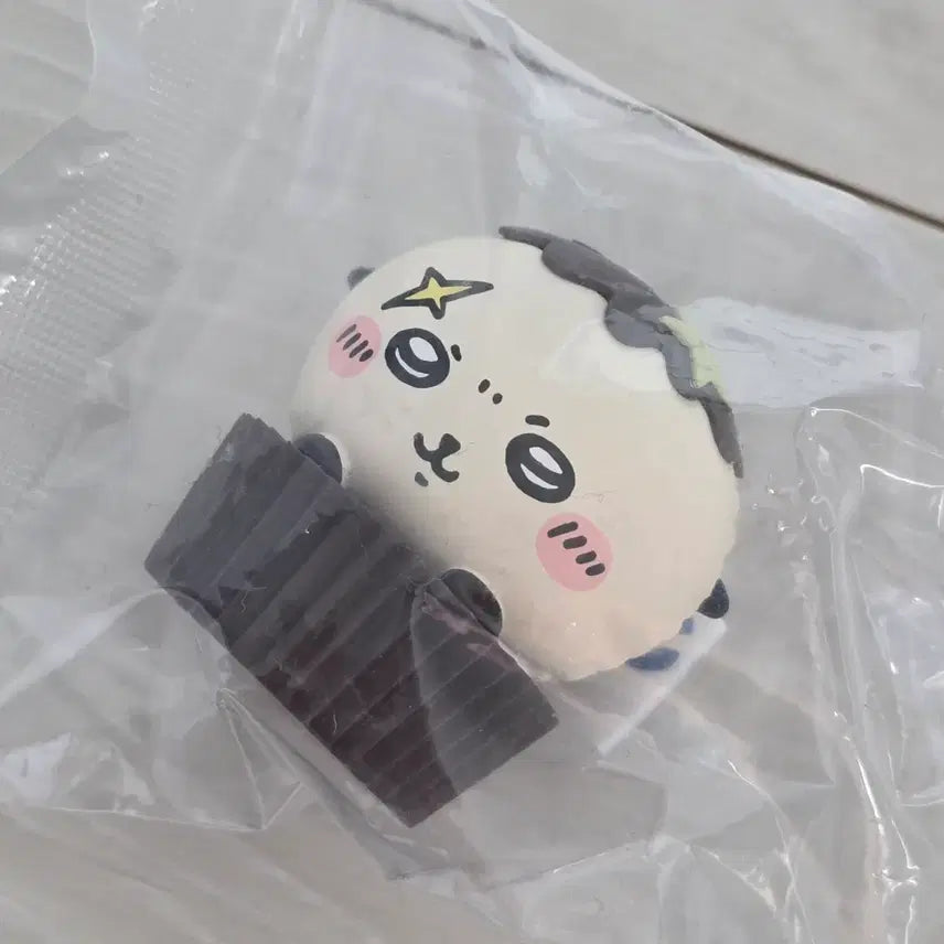 [BUNJANG] Chikawa Racco Cupcake Monitor Figure / 먼작귀 랏코 컵케이크 모니터 피규어 컵케잌 해달 치이카와