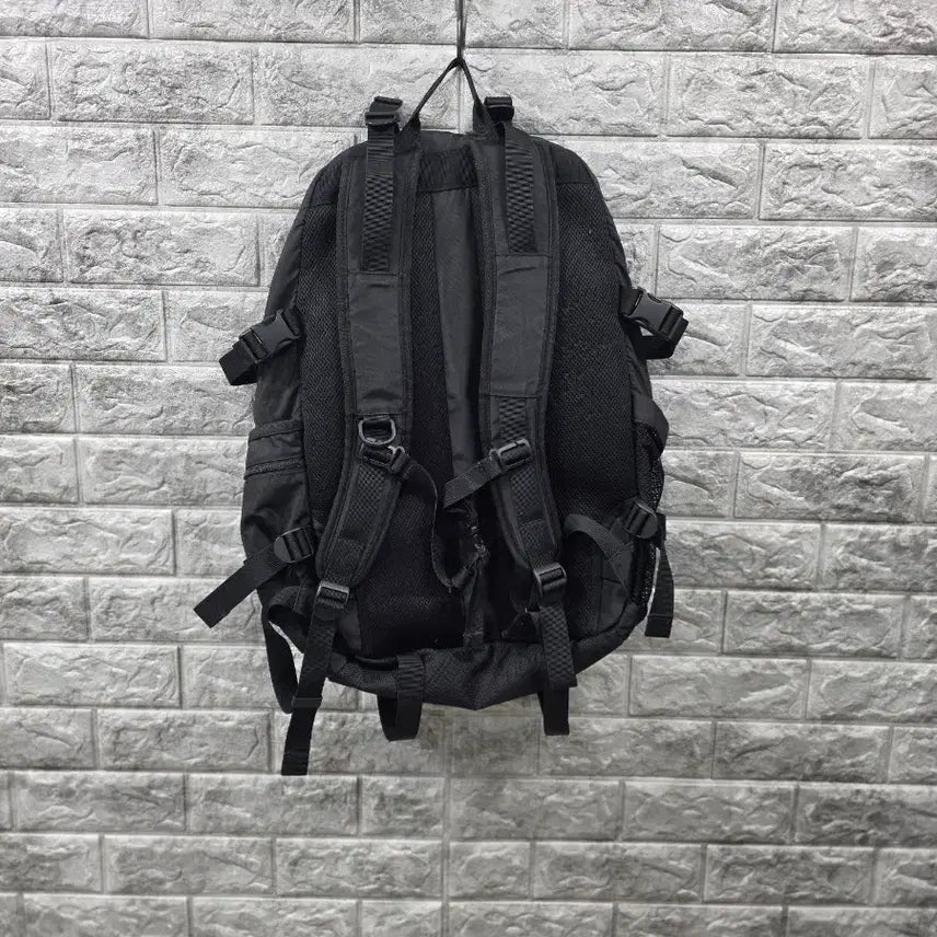 [BUNJANG] Umbro Black Backpack / 엄브로 블랙 백팩 가방  사이즈 55*40