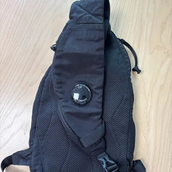 [BUNJANG] CP Company Nylon B Lens Crossbody Bag Black / CP컴퍼니 나일론 B 렌즈 크로스백 블랙