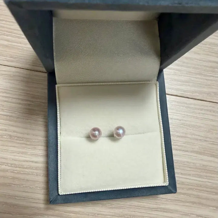 [SOLD OUT] 새상품) 천연 담수진주귀걸이 핑크빛 5mm+ 일러지방지침