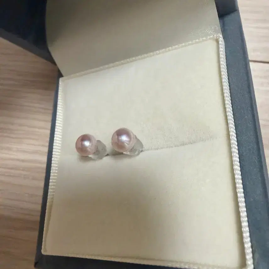 [SOLD OUT] 새상품) 천연 담수진주귀걸이 핑크빛 5mm+ 일러지방지침