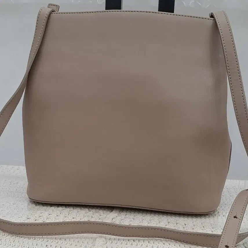 [BUNJANG] Roh Seoul Leather Crossbody Bag / ROH  SEOUL  크로스백