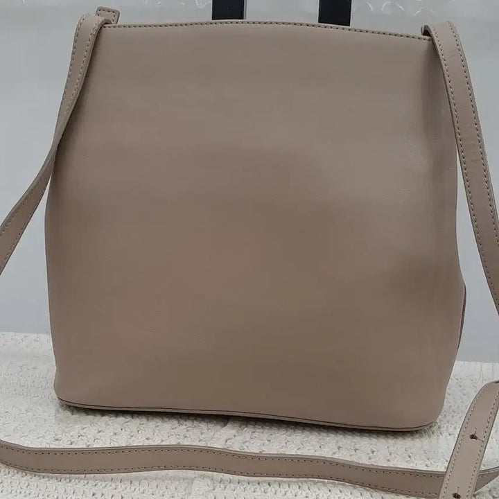 [BUNJANG] Roh Seoul Leather Crossbody Bag / ROH  SEOUL  크로스백