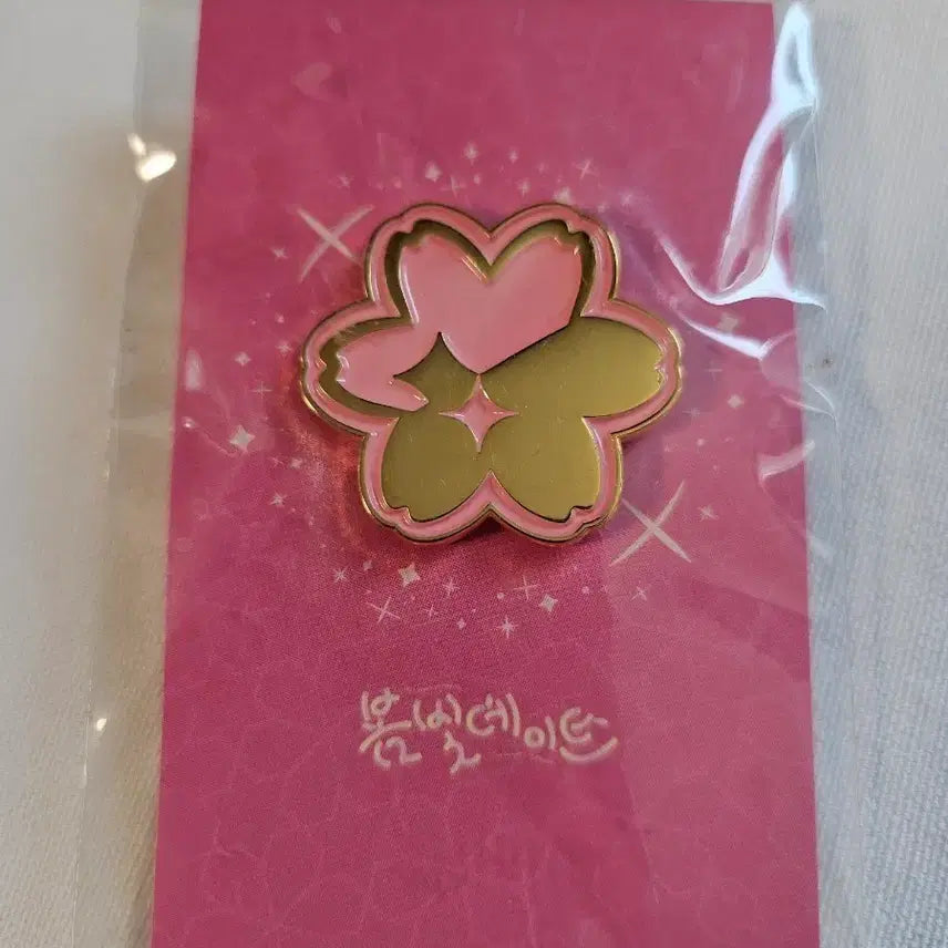 [SOLD OUT] 스텔라이브 벚꽃 모양 핑크/골드 옷핀 브로치