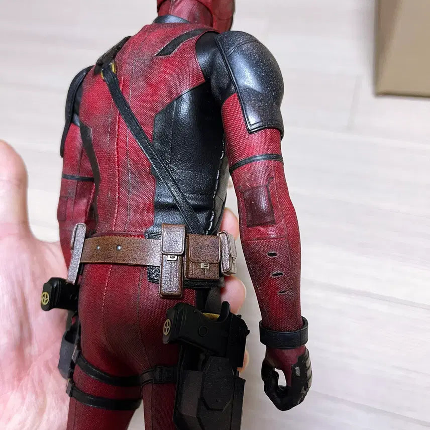 [BUNJANG] Hot Toys Deadpool 3 Battling Edition Figure / 핫토이 데드풀3 배틀링 판매합니다.