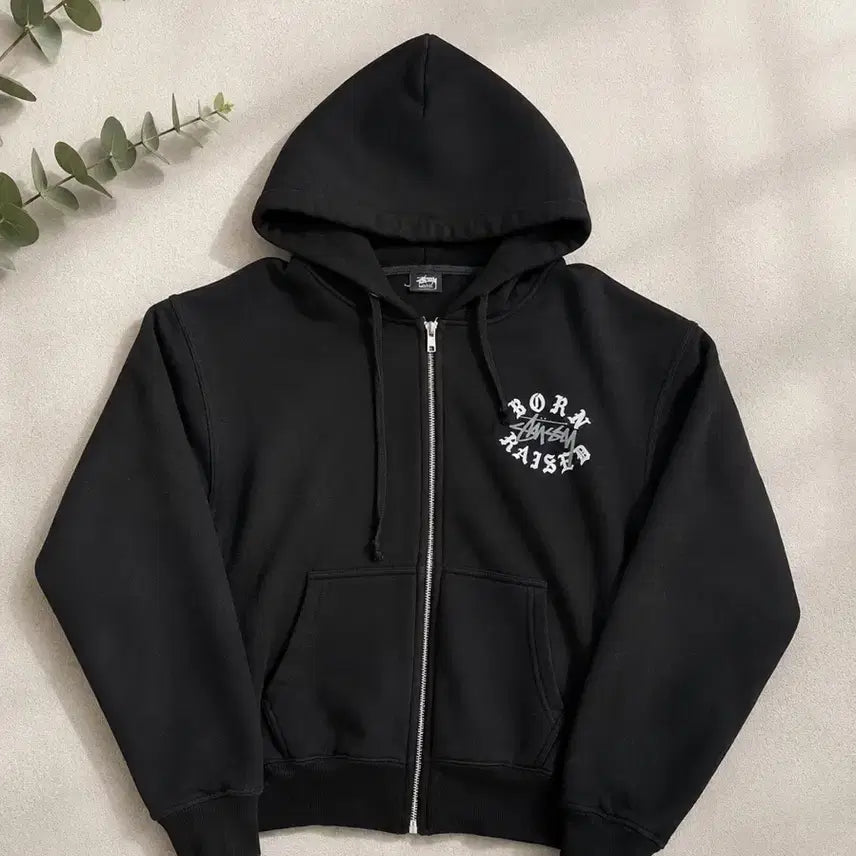 [BUNJANG] Stussy x BornxRaised Logo Zip-Up Hoodie Black / 스투시 x 본앤레이즈드 로고 후드 집업 블랙