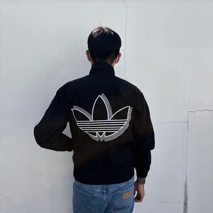 [BUNJANG] Adidas Originals Cropped Windbreaker Jacket / M) 아디다스 오리지널 크롭 백 빅트레포일 바람막이 자켓