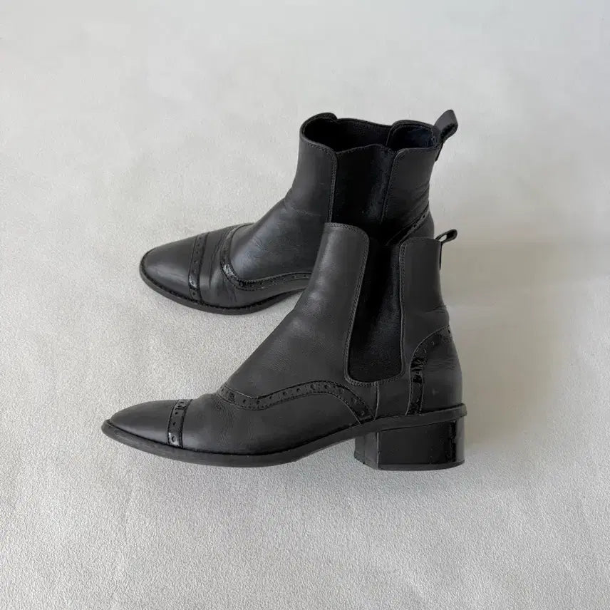 [BUNJANG] Massimo Dutti Leather Chelsea Boots EU37 / [EU37]마시모두띠(Massimo Dutti) 레더 첼시부츠(SPAIN