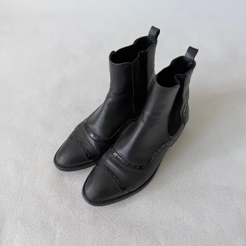[BUNJANG] Massimo Dutti Leather Chelsea Boots EU37 / [EU37]마시모두띠(Massimo Dutti) 레더 첼시부츠(SPAIN