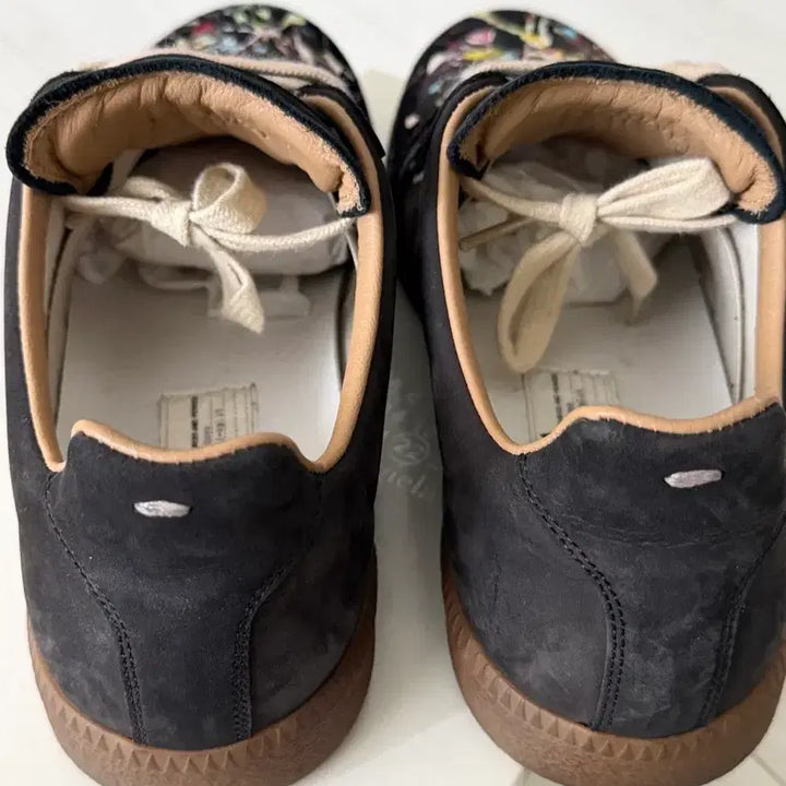 [SOLD OUT] 마르지엘라 페인팅 블랙  41 팝니다