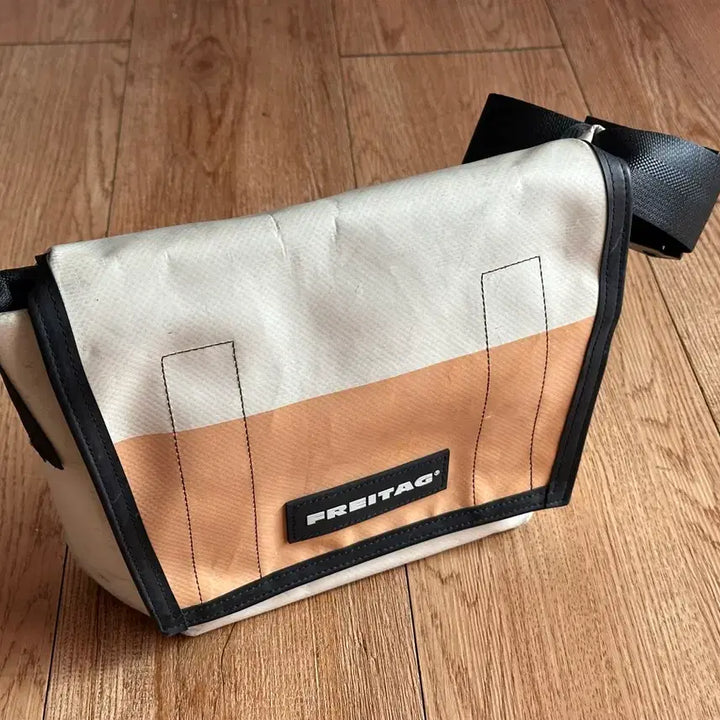 [BUNJANG] Freitag Ramsay Messenger Bag White Orange / 프라이탁 라씨 흰색+오렌지
