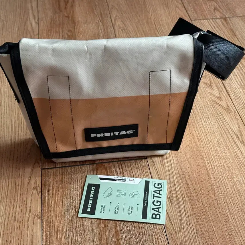 [BUNJANG] Freitag Ramsay Messenger Bag White Orange / 프라이탁 라씨 흰색+오렌지