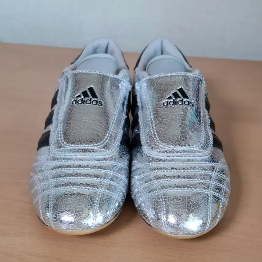 [BUNJANG] Adidas Taekwondo Metallic Silver Shoes (250-255) / 아디다스 250-255 태권도 메탈릭 실버