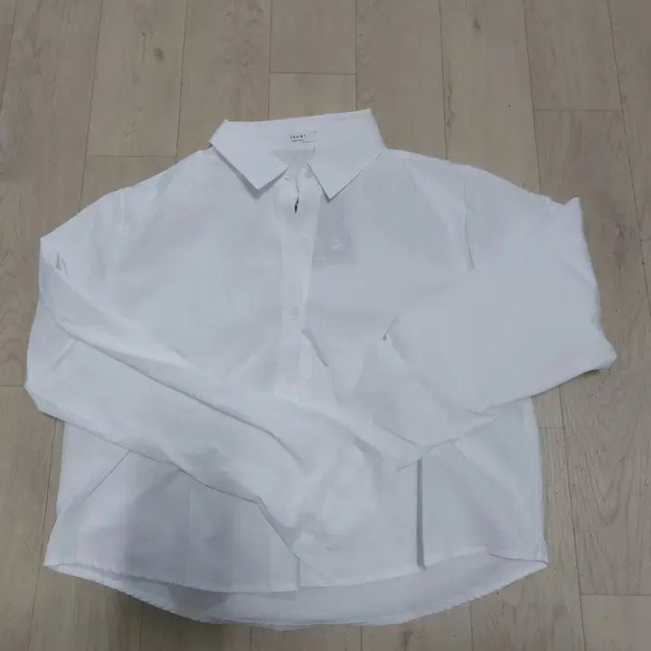 [BUNJANG] White Cropped Shirt / 흰 크롭셔츠 새상품