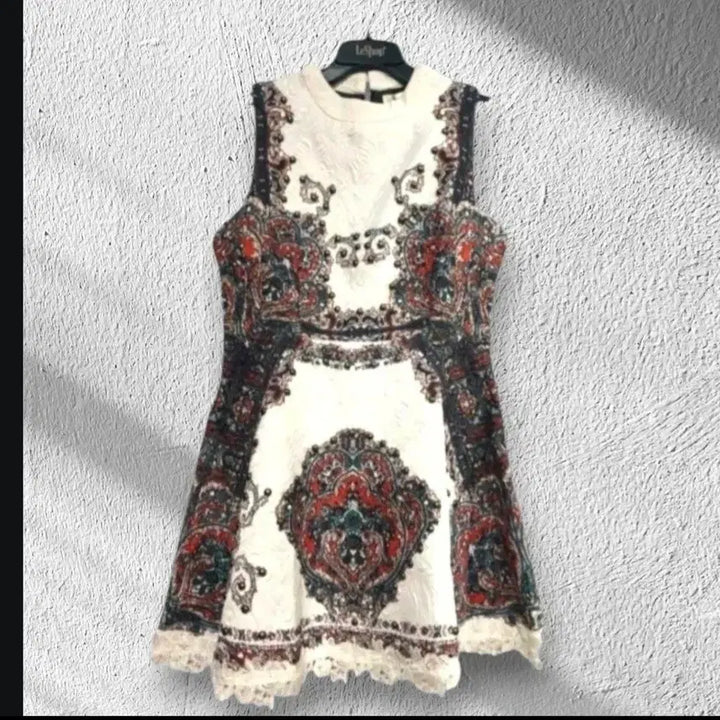 [BUNJANG] Sleeveless Dress with Ornate Pattern / 화려한 패턴 원피스