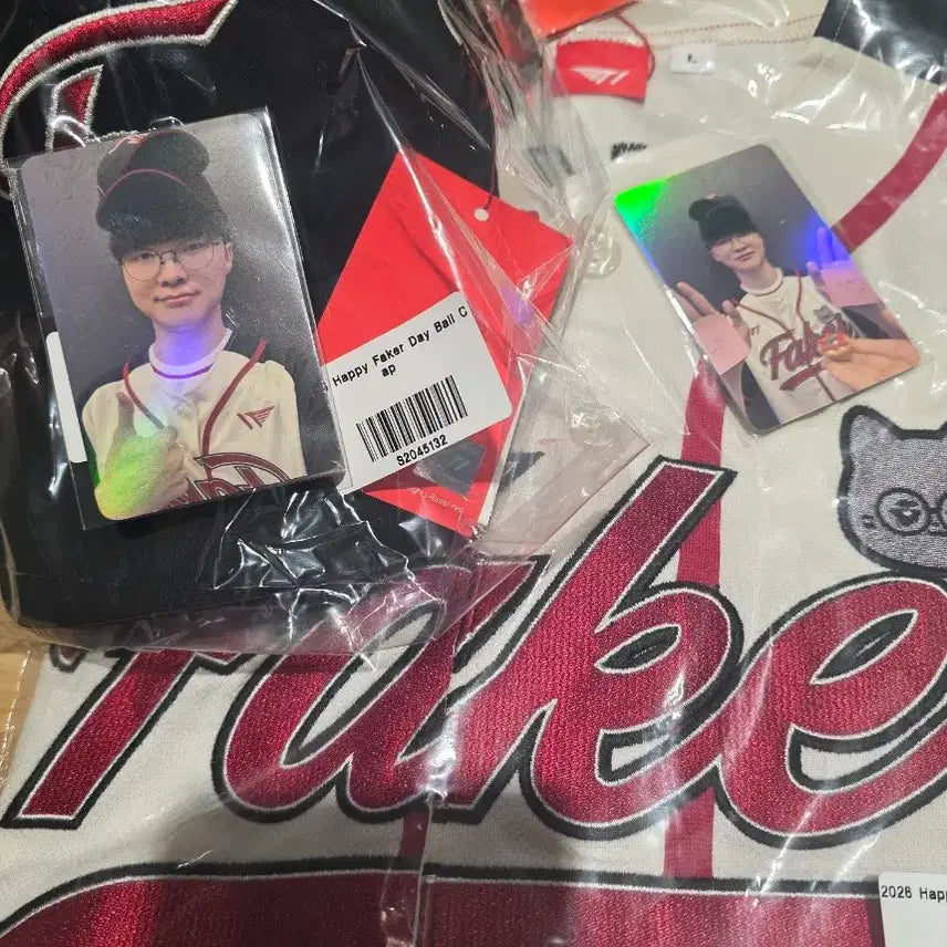[BUNJANG] T1 Faker Day Commemorative Ball Cap + Uniform + Photocard Set / (사이즈 M)T1 페이커 데이 기념 볼캡 + 유니폼 + 포토카드