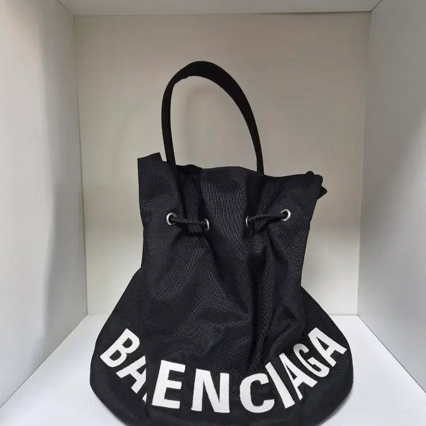 [BUNJANG] Balenciaga Black Bucket Bag / 발렌시아가 버킷백 (정품)