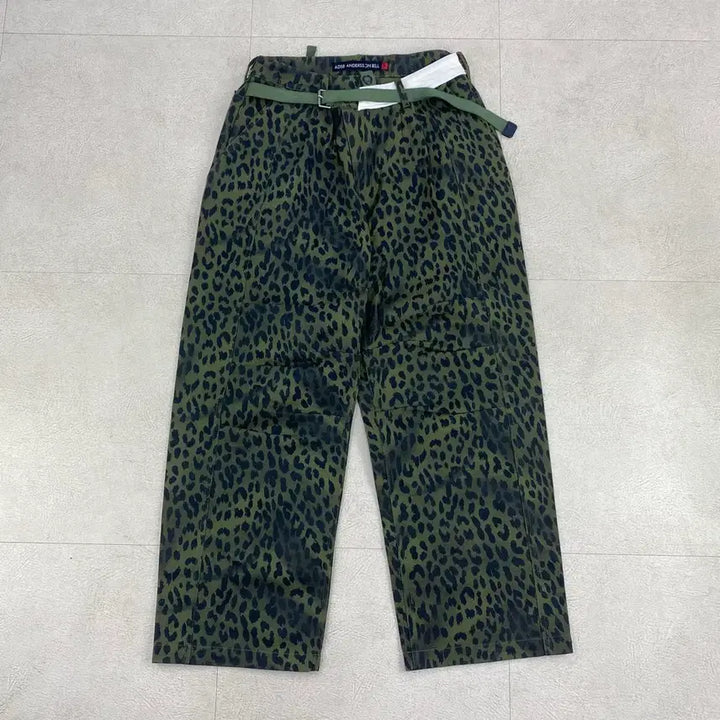 [BUNJANG] Andersson Bell Adsb Leopard Print Crossover Wide Pants / 앤더슨벨 Adsb 크로스 오버 레오파드 와이드 팬츠 (30)