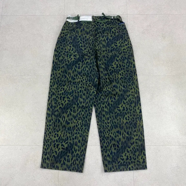 [BUNJANG] Andersson Bell Adsb Leopard Print Crossover Wide Pants / 앤더슨벨 Adsb 크로스 오버 레오파드 와이드 팬츠 (30)