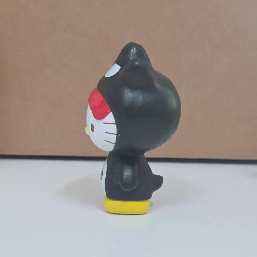 [BUNJANG] Hello Kitty Badtz-Maru Collaboration Figure / 헬로키티 배드바츠마루 콜라보 피규어