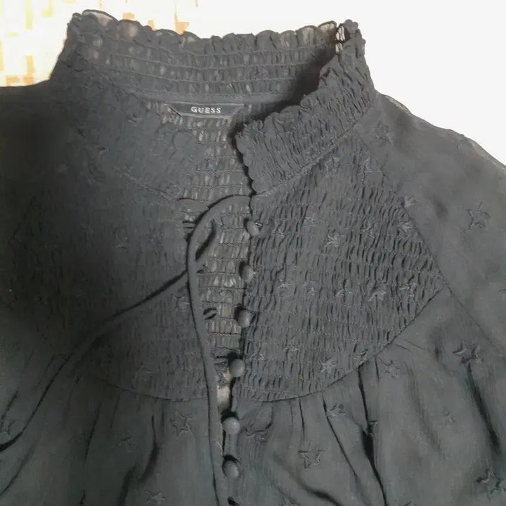 [BUNJANG] Guess Black Star Pattern See-Through Blouse / [상태최상] Guess 별 패턴 시스루 블라우스 블랙
