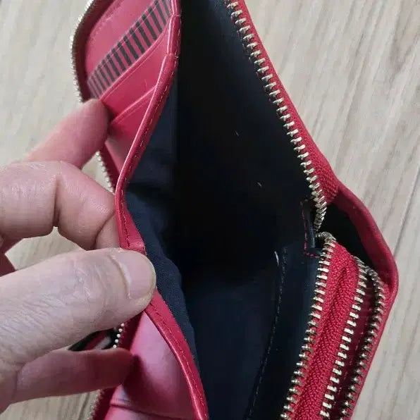 [BUNJANG] Tommy Hilfiger Red Zip Around Wallet / 타미힐피거 레드 반지갑 지퍼지갑